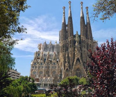 Descubre Barcelona: la Sagrada Familia - PCG Barcelona