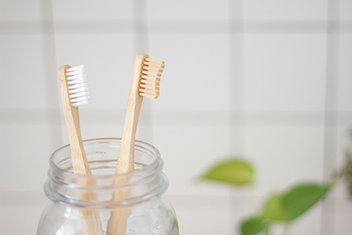 Cepillo de dientes de bambú para hacer la vida más sostenible